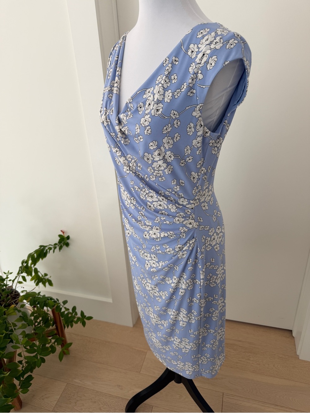 LAUREN Ralph Lauren Faux Wrap Front Midi Dress Floral V Neck Party Occasion Chic - Picture 3 of 15